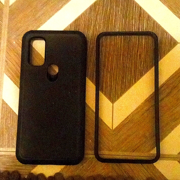 Phone case - Picture 1 of 3